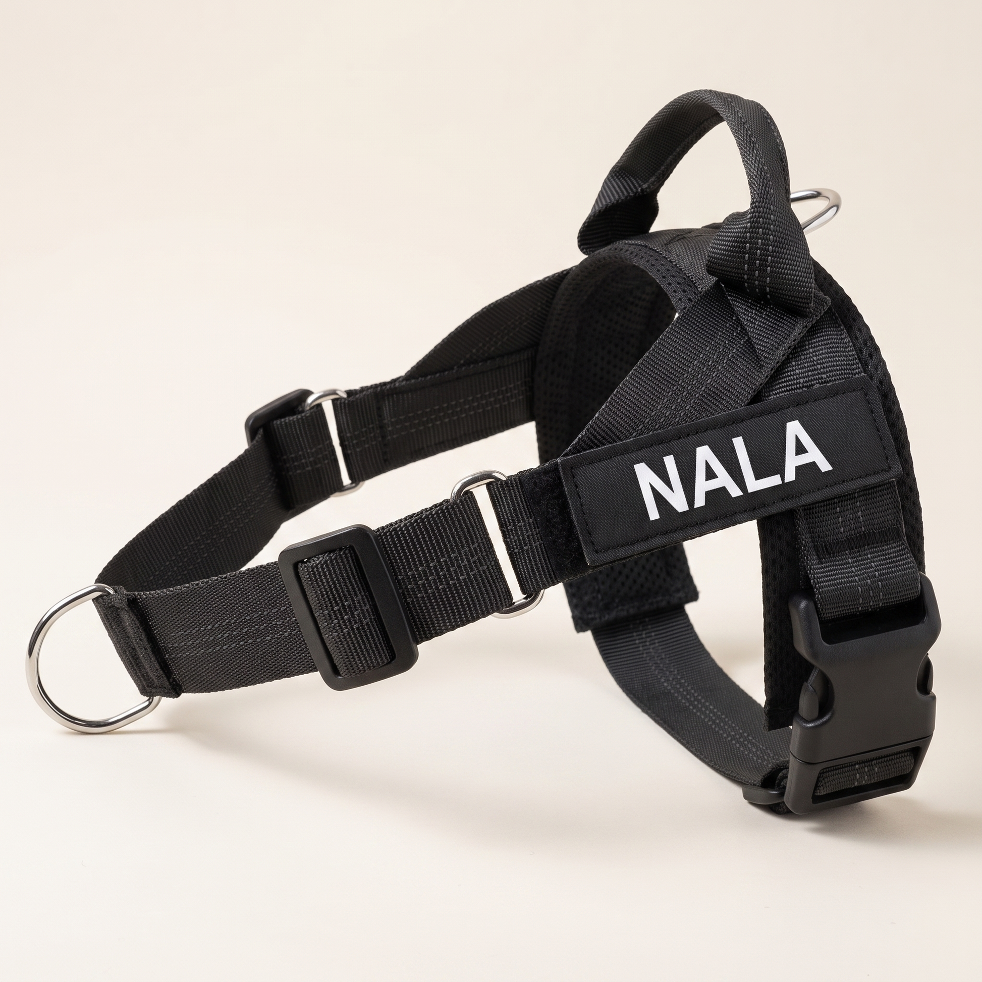 Harnais Callys personnalisé avec le nom NALA imprimé sur la bande latérale